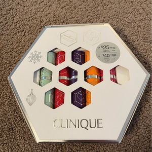 Clinique Holiday lip set limited edition- brand new!!💄